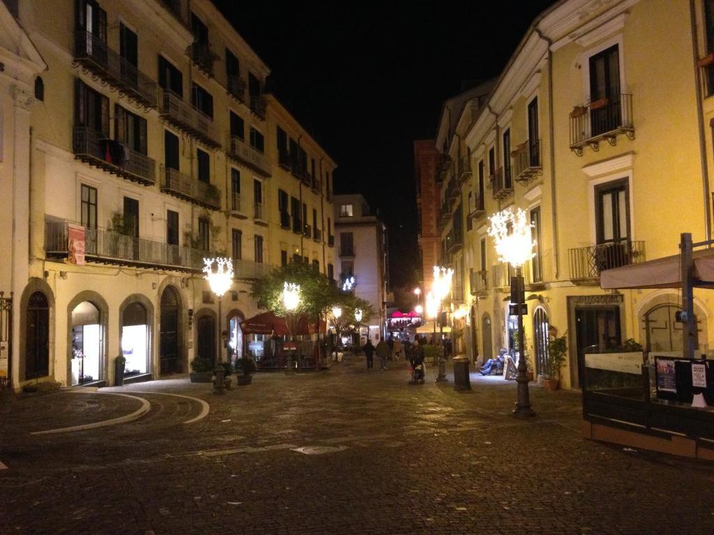Отель Zelzar Salerno Centro Экстерьер фото